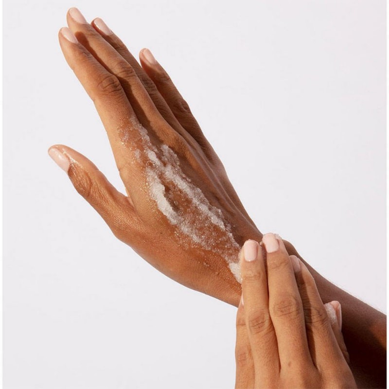 Cara memilih scrub tubuh yang tepat dan mencapai kombinasi yang sempurna dengan shower gel